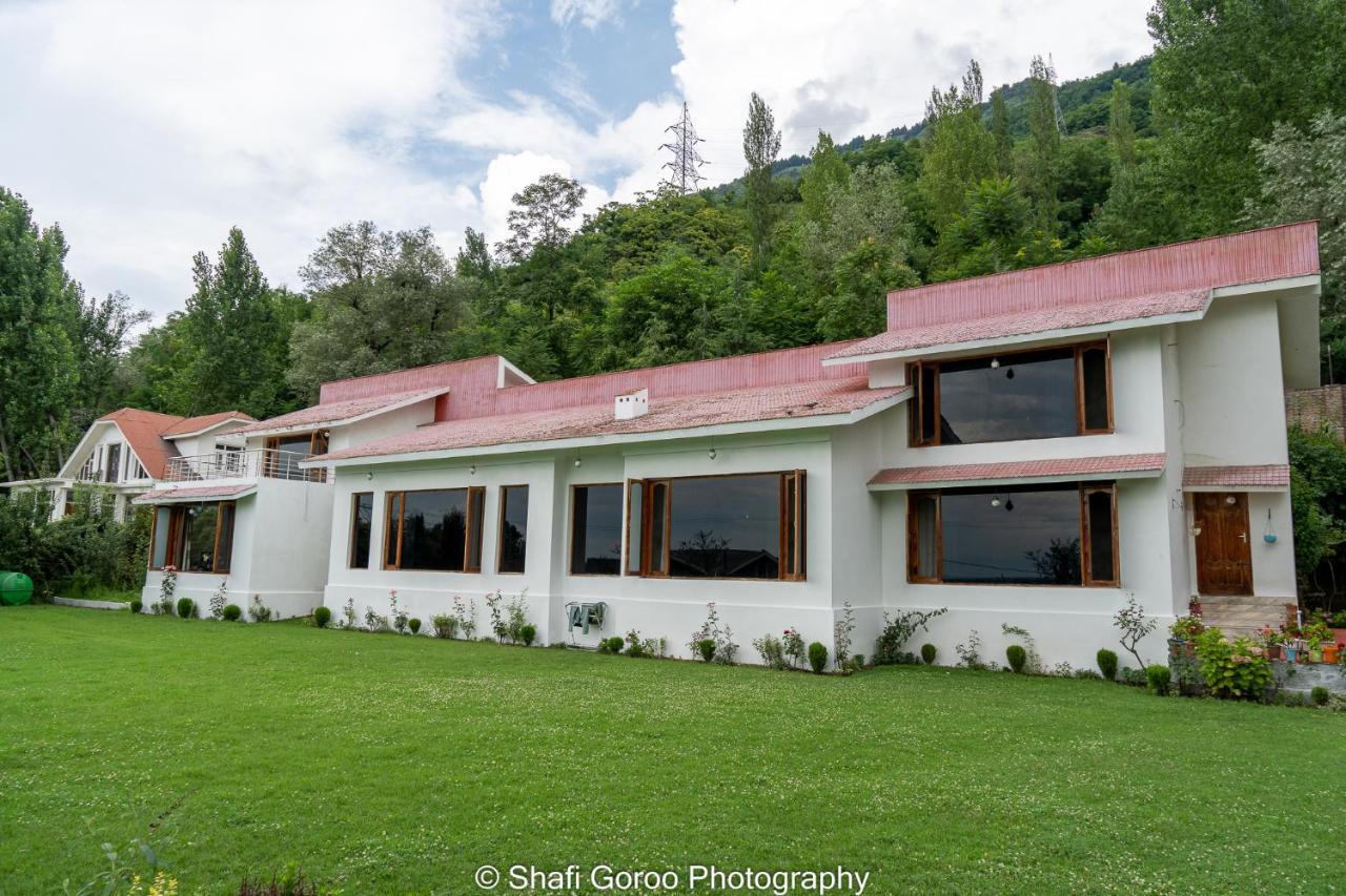 Hotel Orania à Srīnagar Extérieur photo