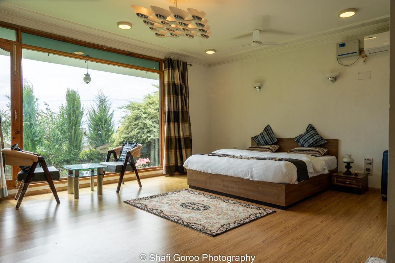 Hotel Orania à Srīnagar Extérieur photo