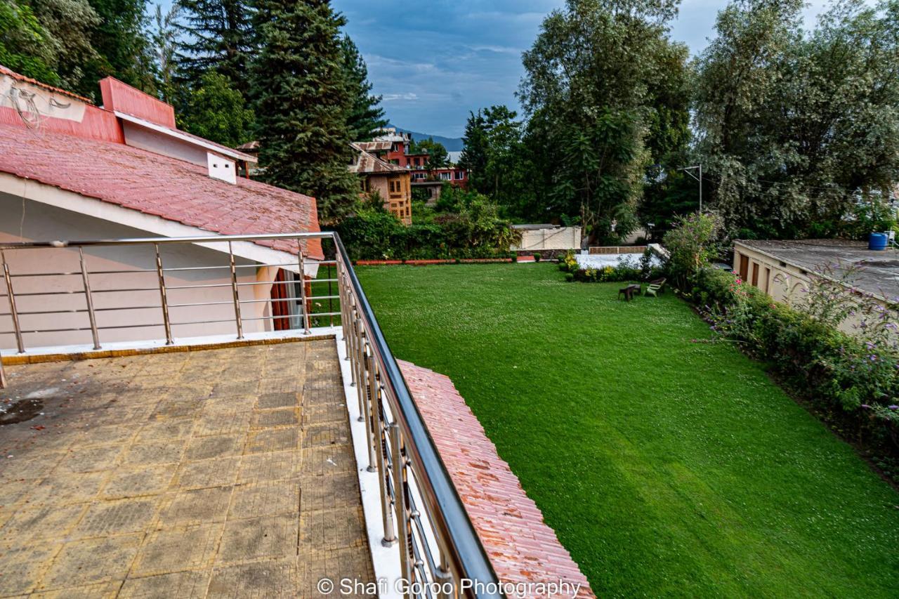 Hotel Orania à Srīnagar Extérieur photo