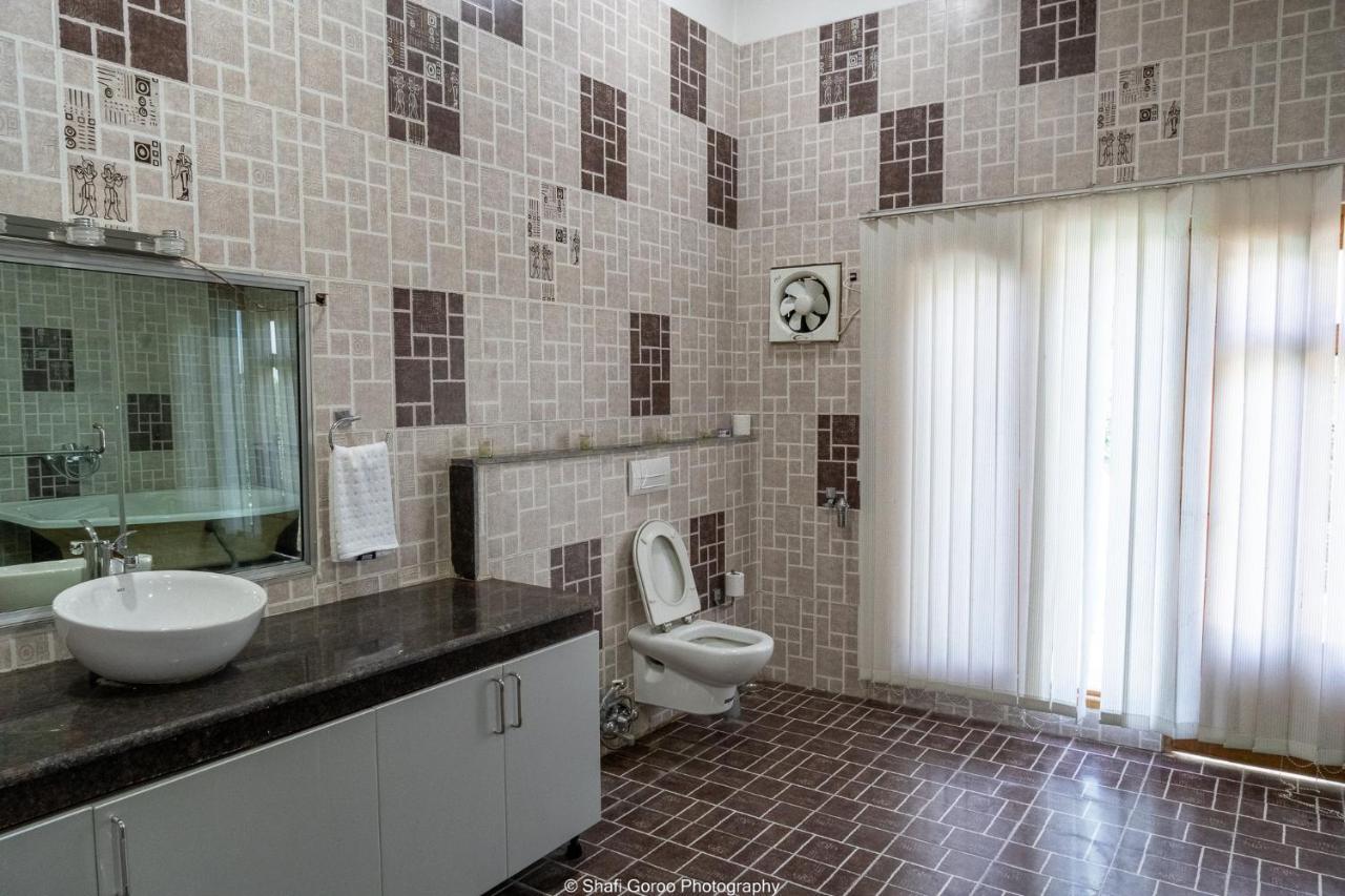 Hotel Orania à Srīnagar Extérieur photo
